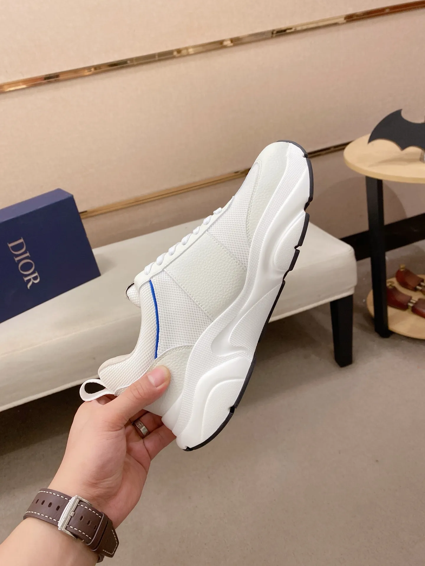 Men's shoes💰 462💰🇮🇹🇮🇹Dior d The new model is on sale at the same time at the counter. The upper 🇮🇹 is imported Italian first-layer cowhide, and the lining is fully imported sheepskin 💪💪. It is a complete 1⃣️ to 1⃣️ replica 🇮🇹💪💪, ⚠ Sole: The original sole is specially provided by the original factory. The exclusive movable molded sole is super comfortable. ⚠Original factory single goods, 🔍🔍high quality, you can enter and leave the counter at will, welcome to compare⚠. Code number: 38-44. Can be customized 45-46.